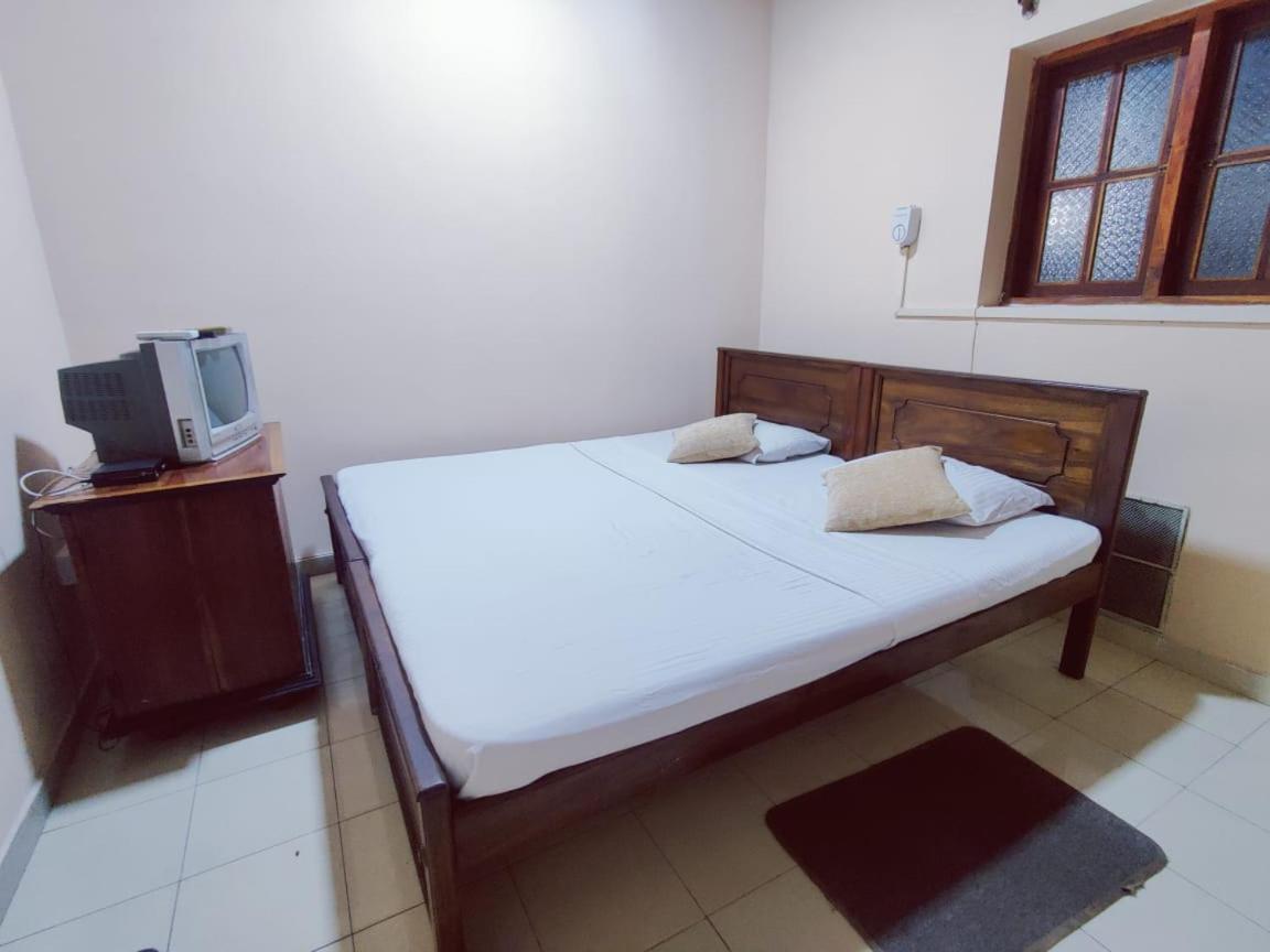 Grand Colonial Viveka Hotel Kurunegala Exterior foto
