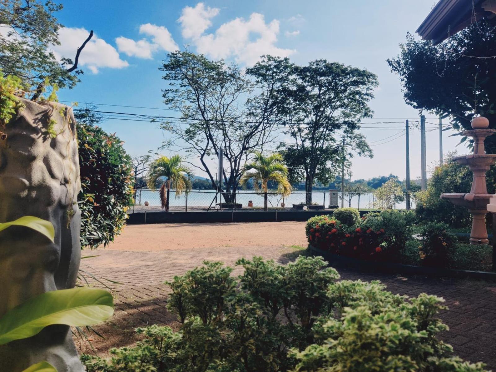 Grand Colonial Viveka Hotel Kurunegala Exterior foto