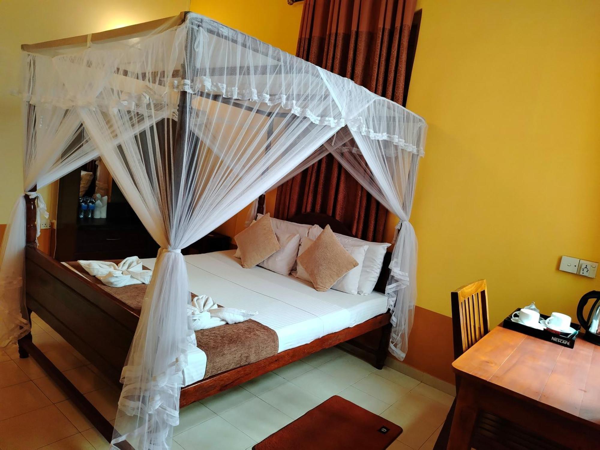 Grand Colonial Viveka Hotel Kurunegala Exterior foto